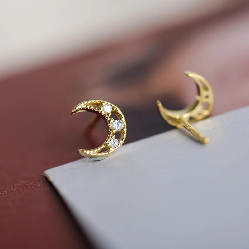 Factory Price Sweet Moon Stud Earrings Sparkling Zircon Earrings For Women Girls Gift Fashion Jewelry
Factory Price Sweet Moon Stud Earrings Sparkling Zircon Earrings For Women Girls Gift Fashion Jewelry