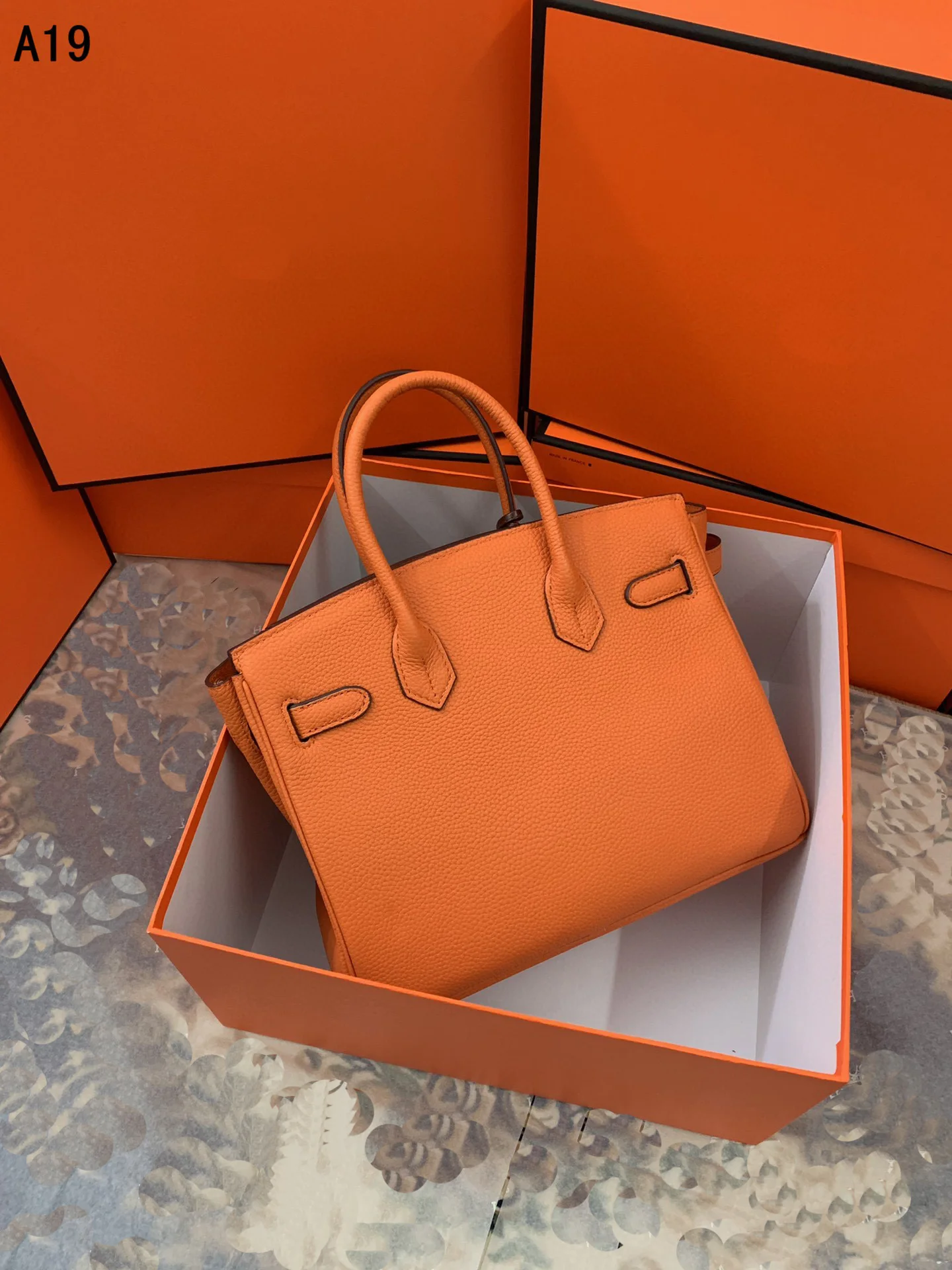 Simple Fashion Large-Capacity Handbag For Ladies Vintage Striped Tote For Female Portable Ol Business Briefcase Korean Style
Simple Fashion Large-Capacity Handbag For Ladies Vintage Striped Tote For Female Portable Ol Business Briefcase Korean Style
