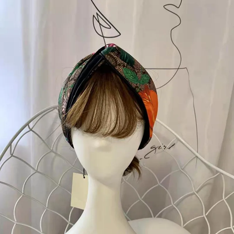 Adults and older girls Classic print headband
Adults and older girls Classic print headband