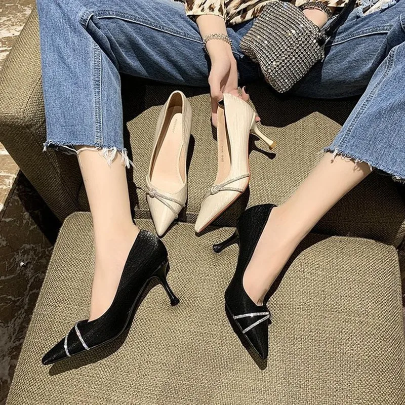 2021 Autumn Women's High Heels Pointed Shallow Mouth Stiletto Increased Breathability Single Shoes Professional Wedding Leisure
2021 Autumn Women's High Heels Pointed Shallow Mouth Stiletto Increased Breathability Single Shoes Professional Wedding Leisure