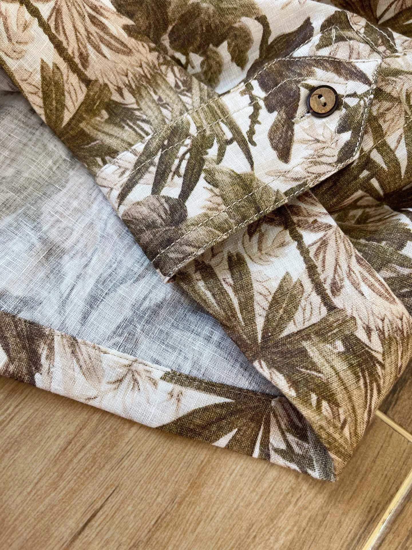 2021 Summer Women's Short Sleeve Khaki Palm Leaf Printed Linen Playshorts With Elasticated Waistband
2021 Summer Women's Short Sleeve Khaki Palm Leaf Printed Linen Playshorts With Elasticated Waistband