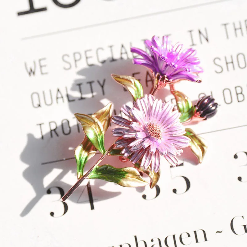 Fashion Enamel Brooch Daisy Flower Shape Metal Brooches Pins Women Luxury Party Metal Chrysanthemum Pins Jewelry Colorful
Fashion Enamel Brooch Daisy Flower Shape Metal Brooches Pins Women Luxury Party Metal Chrysanthemum Pins Jewelry Colorful