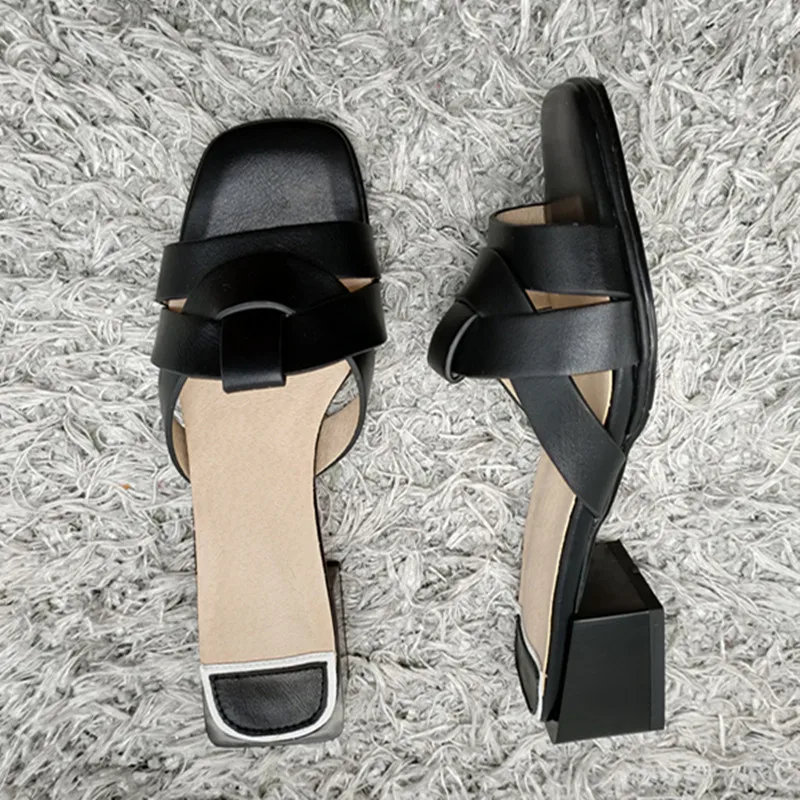2020 New Women Fashion Sexy Square Med Heel Summer Women Slipper Round Toe Women Shoes Ladies Summer Party Dress Shoes
2020 New Women Fashion Sexy Square Med Heel Summer Women Slipper Round Toe Women Shoes Ladies Summer Party Dress Shoes