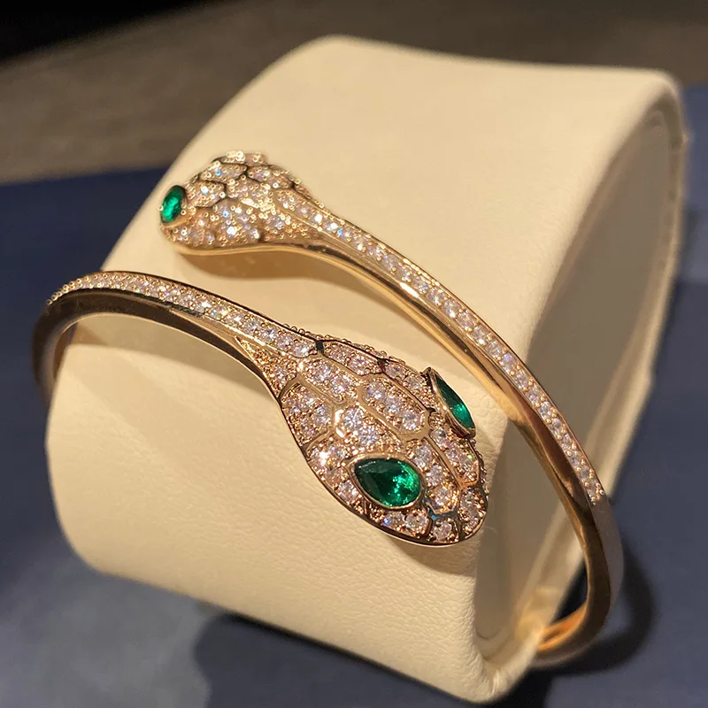 European and American snake-shaped gold double-headed snake bracelet with zircon retro snake-shaped trendy female snake head
European and American snake-shaped gold double-headed snake bracelet with zircon retro snake-shaped trendy female snake head