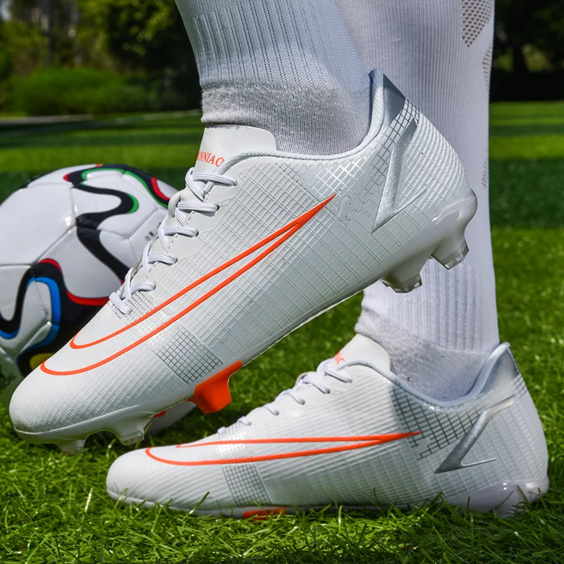 Soccer Shoes Low-top Wearproof Non-slip Professional FG/TF Football Boots Artificial Turf Field Sneakers Size 35-45
Soccer Shoes Low-top Wearproof Non-slip Professional FG/TF Football Boots Artificial Turf Field Sneakers Size 35-45