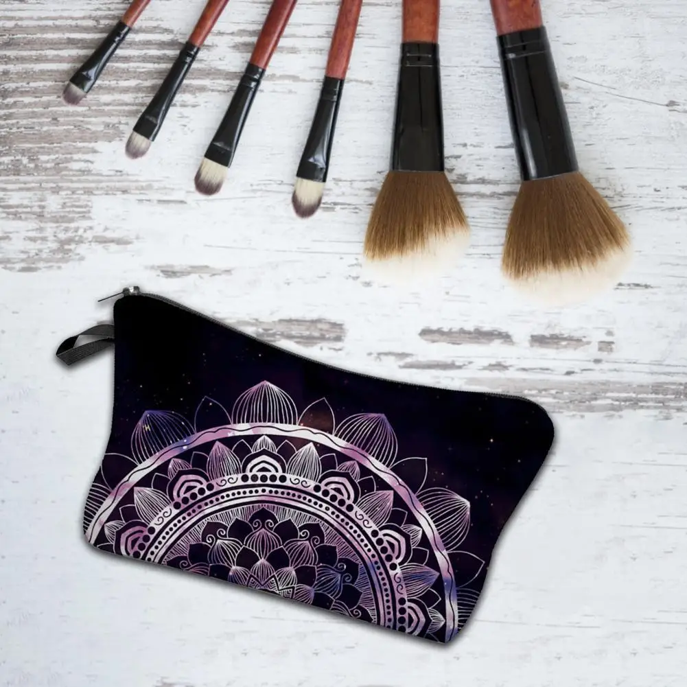 Zipper Closure Hanging Hole Cosmetic Bag Polyester Ethnic Print Large Capacity Pencil Bag for Vacation
Zipper Closure Hanging Hole Cosmetic Bag Polyester Ethnic Print Large Capacity Pencil Bag for Vacation