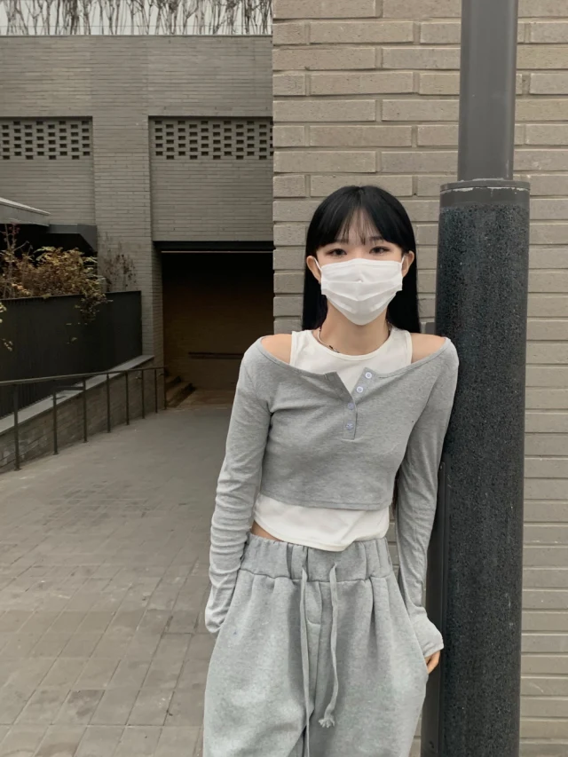 Korean Style Chic Whimsical Girl Trendy Fake Two Pieces Top Niche Design off-the-Shoulder Short-Sleeved T-shirt-Music of the
Korean Style Chic Whimsical Girl Trendy Fake Two Pieces Top Niche Design off-the-Shoulder Short-Sleeved T-shirt-Music of the