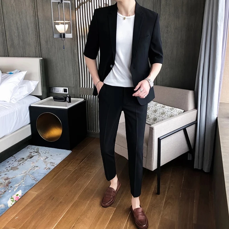 Костюм мужской деловой из двух предметов, пиджак и брюки, новый дизайн 2021
Костюм мужской деловой из двух предметов, пиджак и брюки, новый дизайн 2021