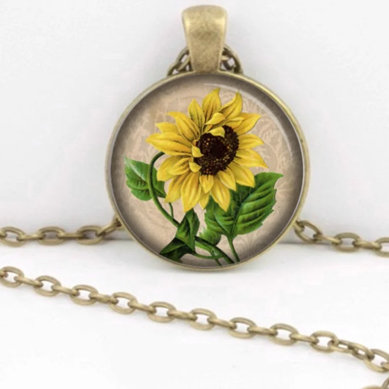 

New Delicate Sunflower Pendant Choker Necklace for Women Creative Imitation Necklace Party Jewelry Gift Clothes Accessories
