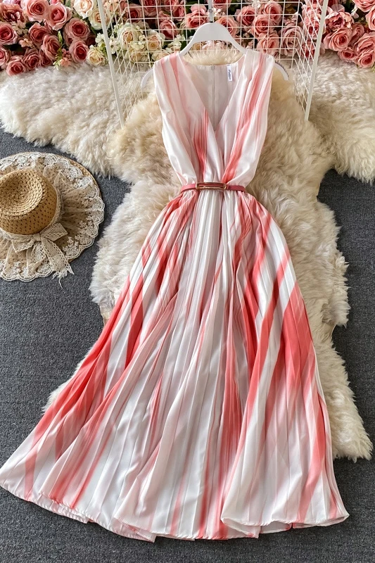2021 summer new gradient color V-neck sleeveless dress seaside vacation beach dress super fairy temperament long skirt
2021 summer new gradient color V-neck sleeveless dress seaside vacation beach dress super fairy temperament long skirt