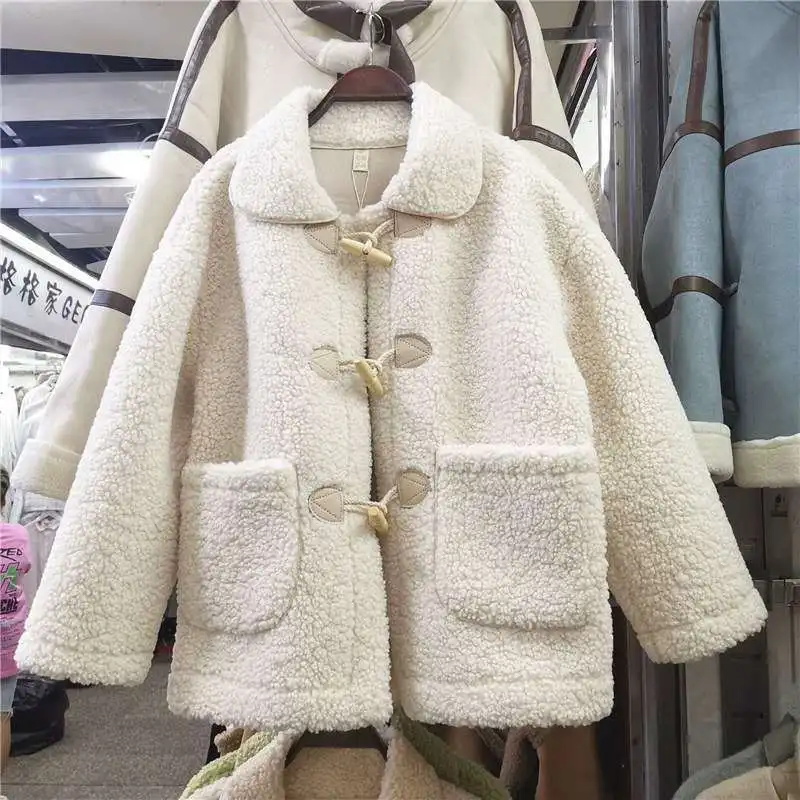 Women Winter Lamb Wool Coat Loose Small Fragrant Claw Button Lapel Big Pocket Wool Lamb Female Short Slim Fashion Casual Jacket
Women Winter Lamb Wool Coat Loose Small Fragrant Claw Button Lapel Big Pocket Wool Lamb Female Short Slim Fashion Casual Jacket