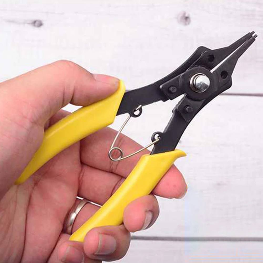 

4 in 1 Multifunctional Snap Ring Pliers Circlip Combination Retaining Clip Gadget Puller Springs Multitool Pliers Set