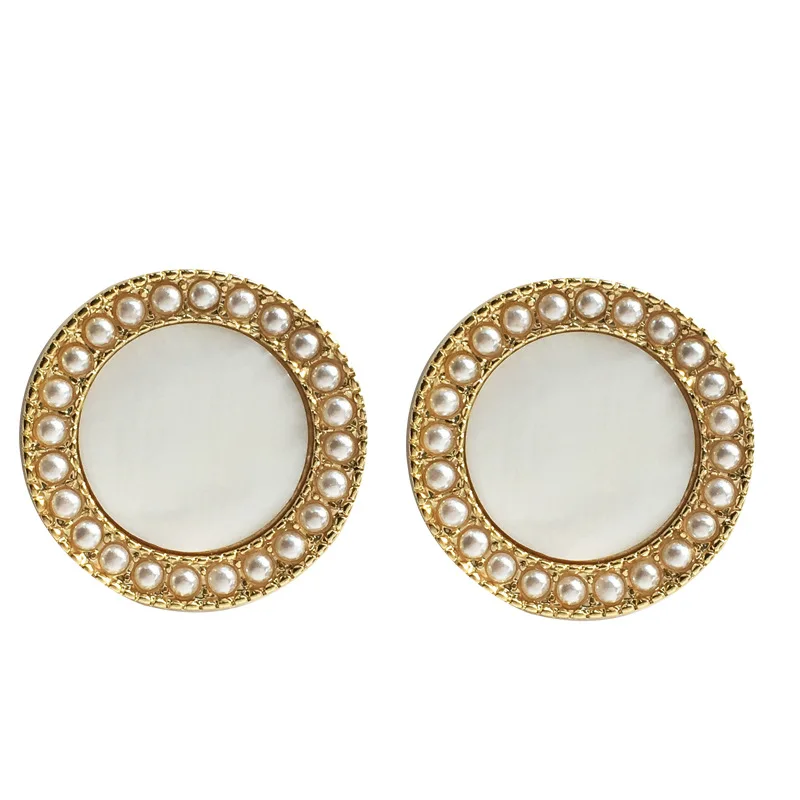 S925 needle Fashion Jewelry Round Earrings Delicate Small Pearls Shell Stud Earrings Women Jewelry Girl Student Gifts New 
S925 needle Fashion Jewelry Round Earrings Delicate Small Pearls Shell Stud Earrings Women Jewelry Girl Student Gifts New