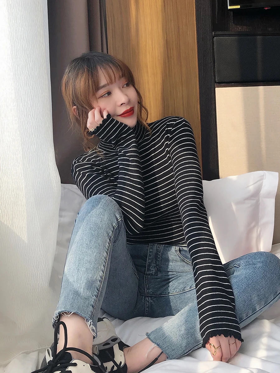 Striped half-high collar base shirt women's autumn and winter New Interior sweater versatile fashion slim knit top 
Striped half-high collar base shirt women's autumn and winter New Interior sweater versatile fashion slim knit top