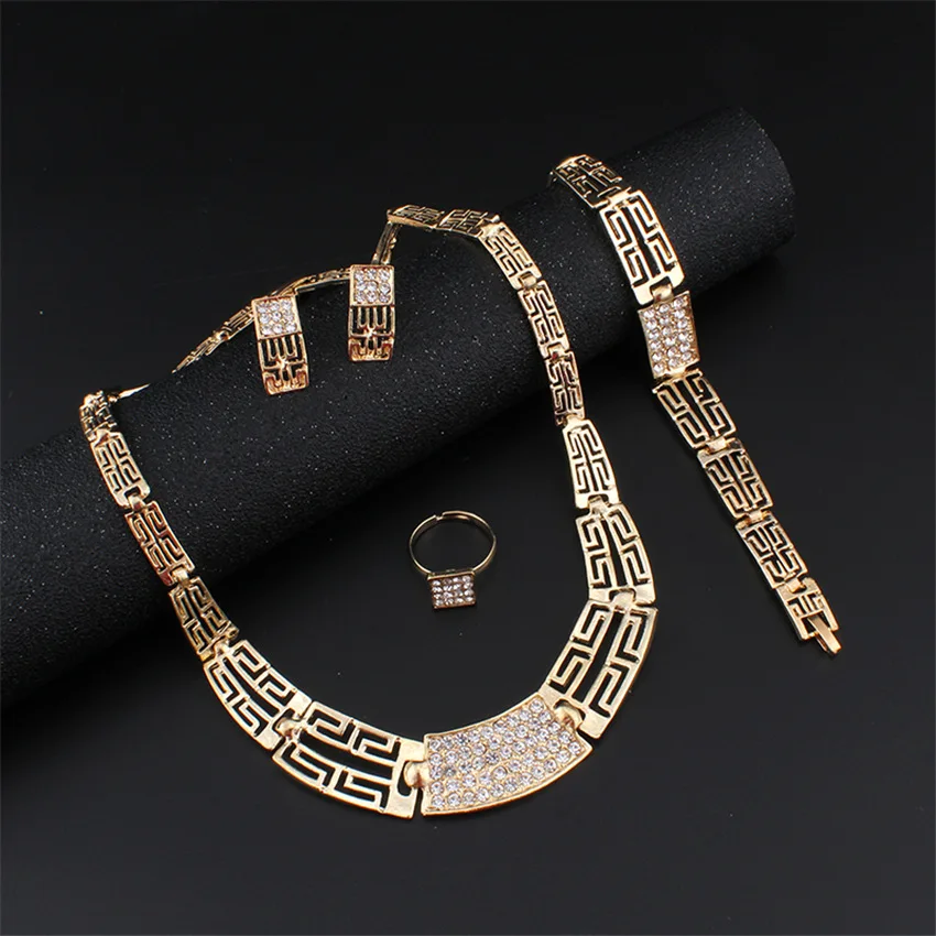Luxurious Wedding Dubai Gold Jewelry Sets For Women Designer Diamond Necklace Brand Jewelry Set Earrings Wedding Accessories 
Luxurious Wedding Dubai Gold Jewelry Sets For Women Designer Diamond Necklace Brand Jewelry Set Earrings Wedding Accessories