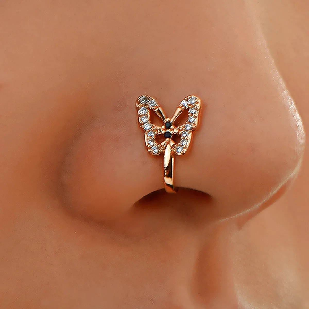 1Pc Crystal Butterfly Fake Nose Ring Non Piercing Clip On Nose Ring Indian Style Nose Cuff Fake Piercing Septum Nariz Jewelry
1Pc Crystal Butterfly Fake Nose Ring Non Piercing Clip On Nose Ring Indian Style Nose Cuff Fake Piercing Septum Nariz Jewelry