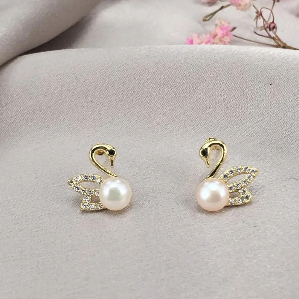 Fashion Chic Korean Natural Pearl Stud Earrings Trendy for Women Girls Cute Swan Child Earrings Petite Boucle Doreille Ohrringe
Fashion Chic Korean Natural Pearl Stud Earrings Trendy for Women Girls Cute Swan Child Earrings Petite Boucle Doreille Ohrringe