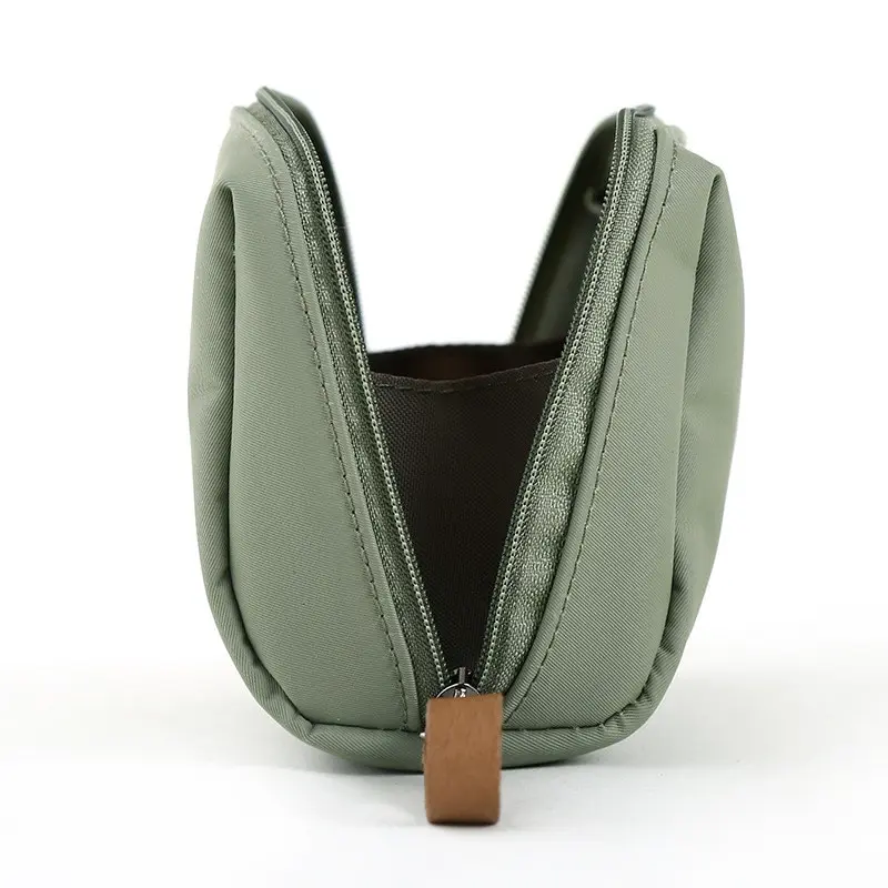 1 x Cosmetic Bag Women Makeup Pouch Toiletry Bag Fashion Make up Organizer Case 14*10*7cm
1 x Cosmetic Bag Women Makeup Pouch Toiletry Bag Fashion Make up Organizer Case 14*10*7cm