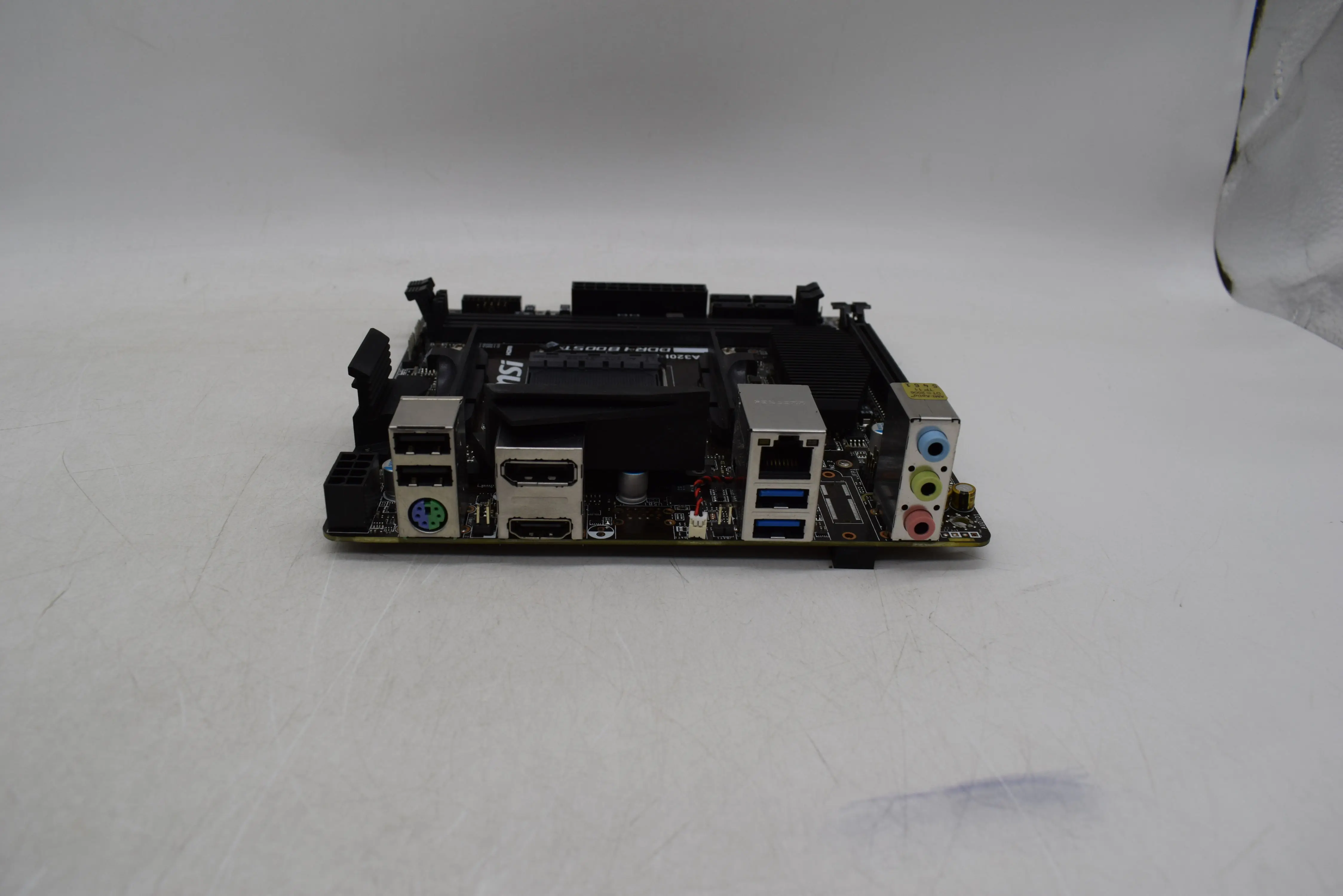 MSI A320i-S01 Motherboard AMD RYZEN AM4 A320 DDR4 32GB PCI Express DisplayPort/HDMI/USB Mini ITX Bulk Pack Desktop Motherboard
MSI A320i-S01 Motherboard AMD RYZEN AM4 A320 DDR4 32GB PCI Express DisplayPort/HDMI/USB Mini ITX Bulk Pack Desktop Motherboard