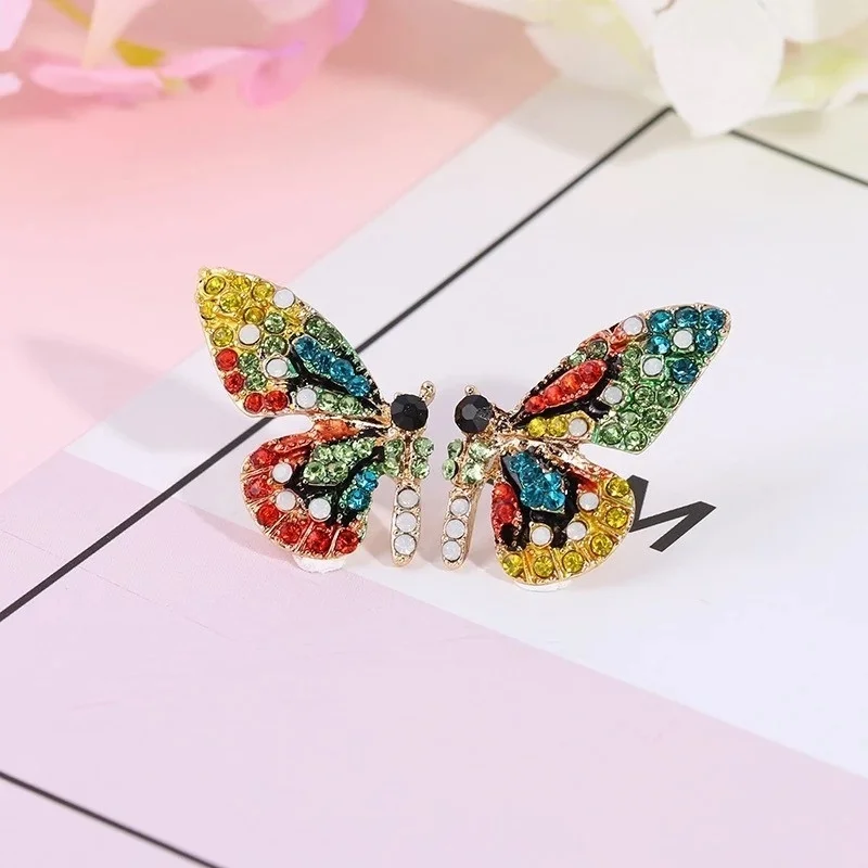 Female Rhinestone Wild Personality Metal Earrings New Fashion Butterfly Wings Earrings Sweet Romantic Jewelry
Female Rhinestone Wild Personality Metal Earrings New Fashion Butterfly Wings Earrings Sweet Romantic Jewelry
