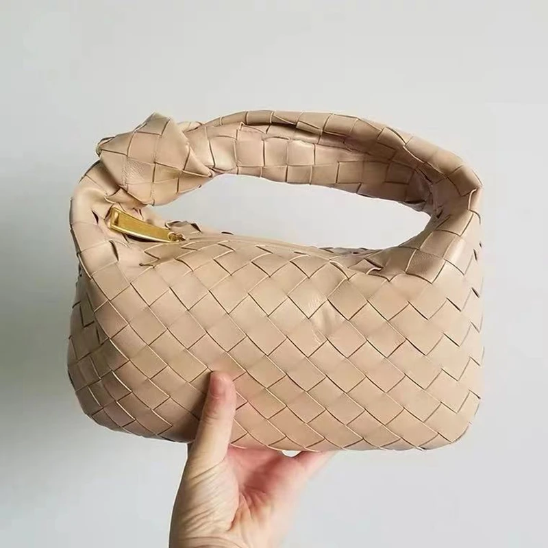 Women's Cowhide Leather Handbags Large Capacity Hand-woven Shoulder Bag Luxury Designer Ladies Half Moon Woven Sac Bolsos Mujer
Women's Cowhide Leather Handbags Large Capacity Hand-woven Shoulder Bag Luxury Designer Ladies Half Moon Woven Sac Bolsos Mujer
