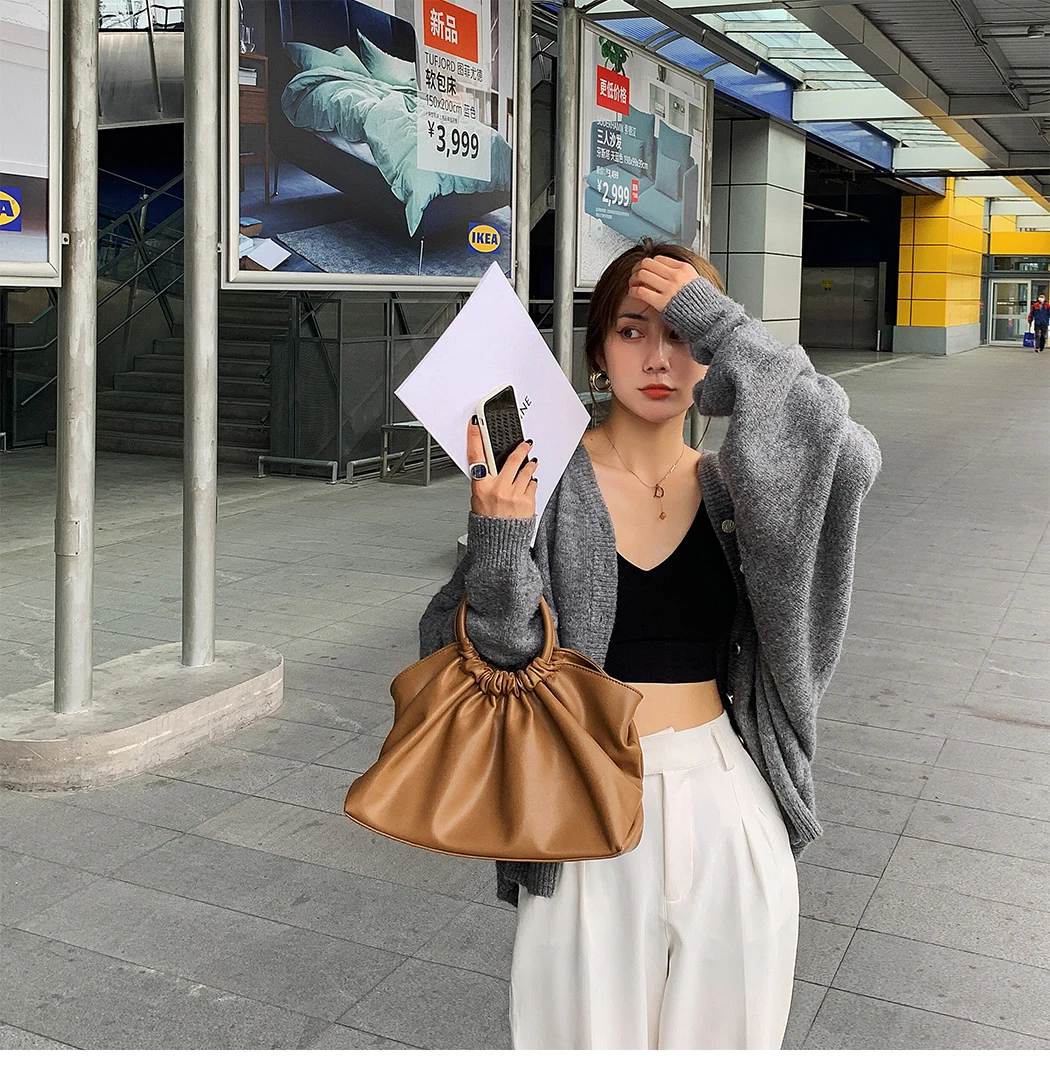 Bag For Women Cloud bag Soft Leather Madame Bag Single Shoulder Slant Dumpling Bag Handbag Day Clutches bags Messenger Bag
Bag For Women Cloud bag Soft Leather Madame Bag Single Shoulder Slant Dumpling Bag Handbag Day Clutches bags Messenger Bag