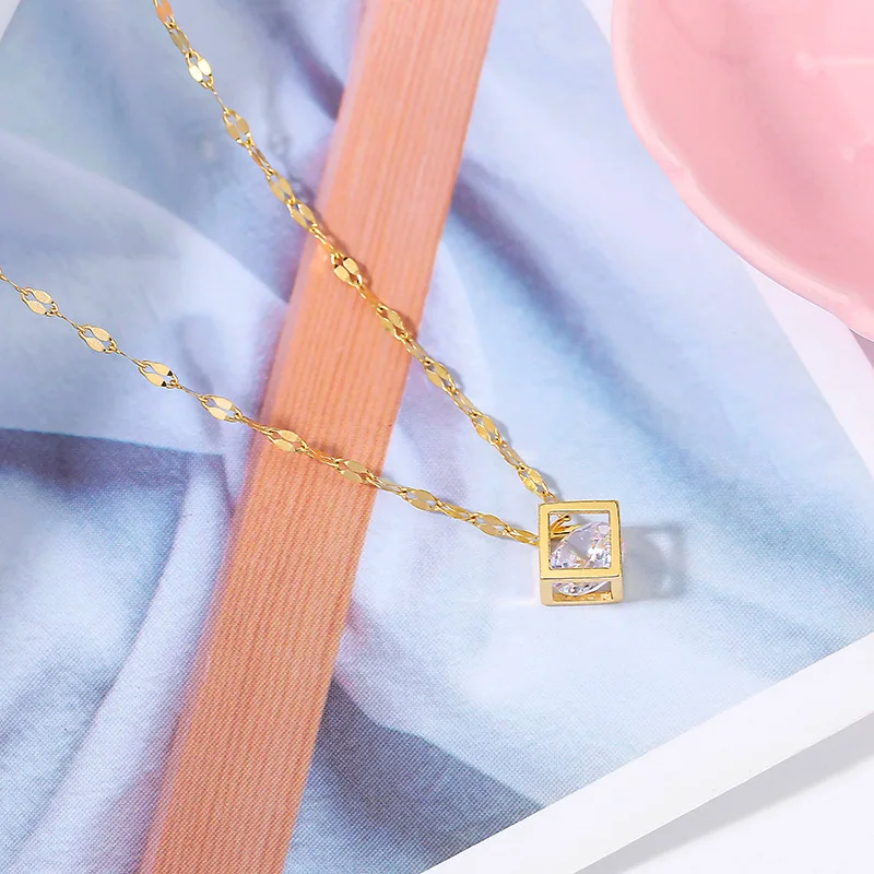 Titanium steel geometric hollow square zircon pendant ins simple personality clavicle chain fashion square smart necklace female 
Titanium steel geometric hollow square zircon pendant ins simple personality clavicle chain fashion square smart necklace female