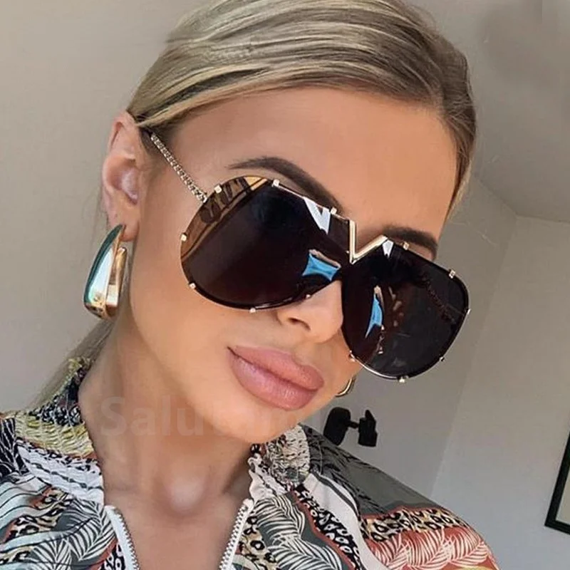 2021 New Fashion One Piece Shield Sunglasses For Women Vintage Oversized Paw Sun Glasses Men Uv400 Hip Hop Punk Eyewear Black
2021 New Fashion One Piece Shield Sunglasses For Women Vintage Oversized Paw Sun Glasses Men Uv400 Hip Hop Punk Eyewear Black