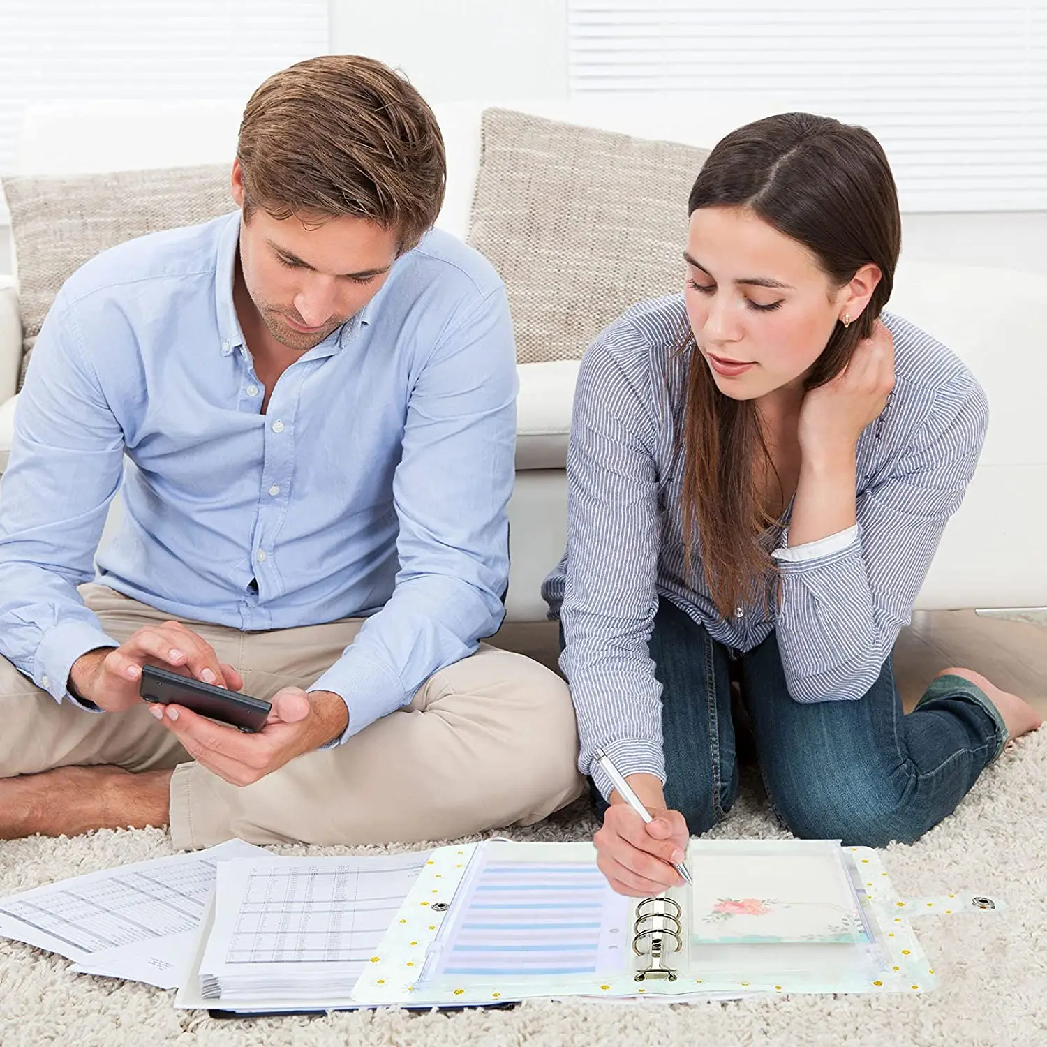 Daisy 6 Ring A6 Binder PVC Notebook Cover with 10 Pieces 6 Holes Zipper Envelopes Waterproof A6 Binder Cover and Notebook Binder
Daisy 6 Ring A6 Binder PVC Notebook Cover with 10 Pieces 6 Holes Zipper Envelopes Waterproof A6 Binder Cover and Notebook Binder