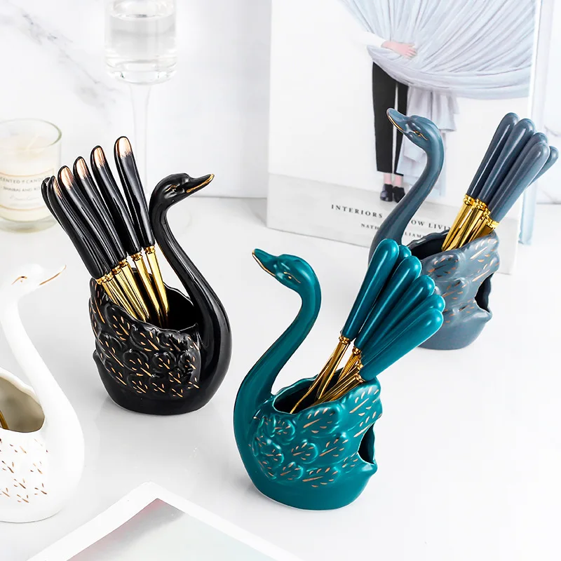 Creative and Slightly Luxury Swan Fruit Fork Stainless Steel Dessert Fork Cake Moon Cake Dessert Ceramic Fork Set
Creative and Slightly Luxury Swan Fruit Fork Stainless Steel Dessert Fork Cake Moon Cake Dessert Ceramic Fork Set