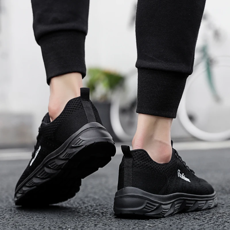 Sneakers 
Sneakers