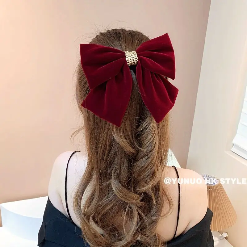 2021 New Fashion Retro Velvet Bow Hair Clip Trendy Hairpin Sweet Hairgrip Woman Spring Clip Elegant Hair Accessories Ornament
2021 New Fashion Retro Velvet Bow Hair Clip Trendy Hairpin Sweet Hairgrip Woman Spring Clip Elegant Hair Accessories Ornament