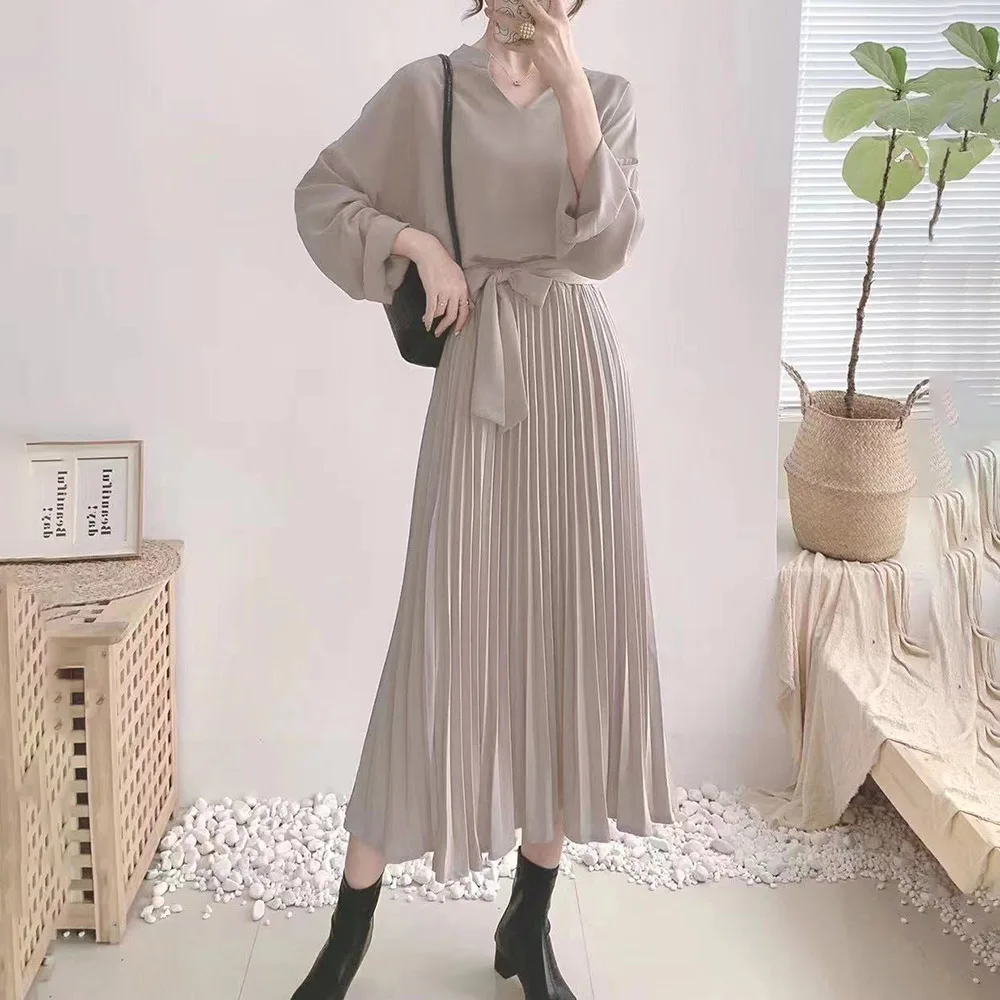 Корейский модный женский костюм из двух предметов, однотонный, с V-образным вырезом и длинным рукавом, с высокой талией, плиссированный, на ш... 
Корейский модный женский костюм из двух предметов, однотонный, с V-образным вырезом и длинным рукавом, с высокой талией, плиссированный, на ш...