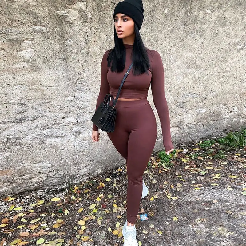 Fashion round neck long sleeve autumn and winter short top slim and versatile leisure sports suit for women
Fashion round neck long sleeve autumn and winter short top slim and versatile leisure sports suit for women