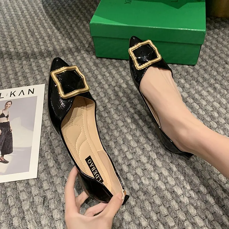 2021 Summer Ladies Ballet Flats Shoes Buckle Female Spring Moccasins Casual Ballerina Shoes Women Shallow Patent Leather Loafers
2021 Summer Ladies Ballet Flats Shoes Buckle Female Spring Moccasins Casual Ballerina Shoes Women Shallow Patent Leather Loafers