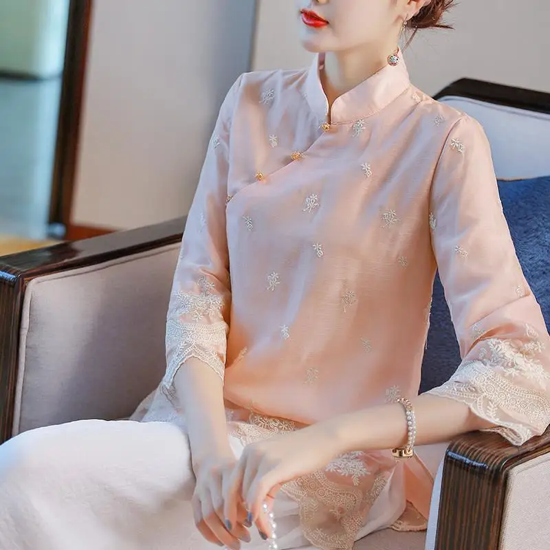 Sweet Pink Women Satin Blouse Embroidery Lace Floral Qipao Tops Casual Mandarin Collar Shirt Vintage Button Chinese Clothing
Sweet Pink Women Satin Blouse Embroidery Lace Floral Qipao Tops Casual Mandarin Collar Shirt Vintage Button Chinese Clothing