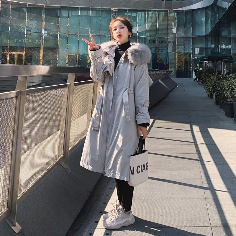 2020 Winter Long Solid Color Cotton Women's Parka Coat Loose Casual Fashion Jacket High Quality Big Fur Collar Puffer Jackets 
2020 Winter Long Solid Color Cotton Women's Parka Coat Loose Casual Fashion Jacket High Quality Big Fur Collar Puffer Jackets