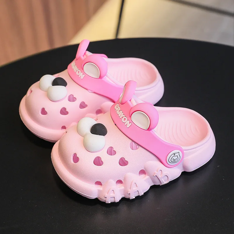 Children's hole shoes Xia Xiaotong indoor anti-slip Baotou sandals for men and women baby cartoon cute dog slippers 
Children's hole shoes Xia Xiaotong indoor anti-slip Baotou sandals for men and women baby cartoon cute dog slippers