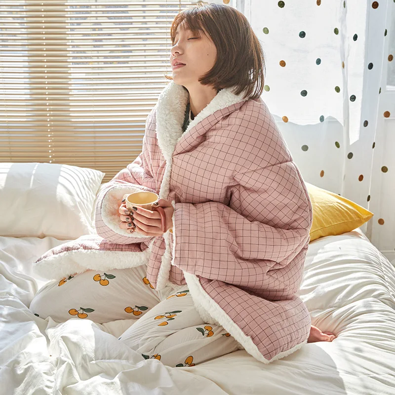 Winter Women Warm TV Blanket with Sherpa Lining,Cotton Quilted WFH Blanket, Sofa Potato Cloack Lazy People Stay Home Wearing 
Winter Women Warm TV Blanket with Sherpa Lining,Cotton Quilted WFH Blanket, Sofa Potato Cloack Lazy People Stay Home Wearing