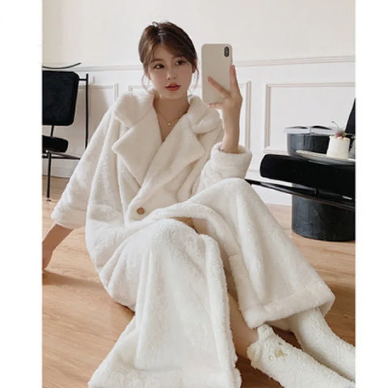 Winter New Fashion Plush Robe Nightgown Thick Flannel Sexy Bathrobe Sleewpear Long Nightdress Casual Long Sleeve Home Clothes
Winter New Fashion Plush Robe Nightgown Thick Flannel Sexy Bathrobe Sleewpear Long Nightdress Casual Long Sleeve Home Clothes