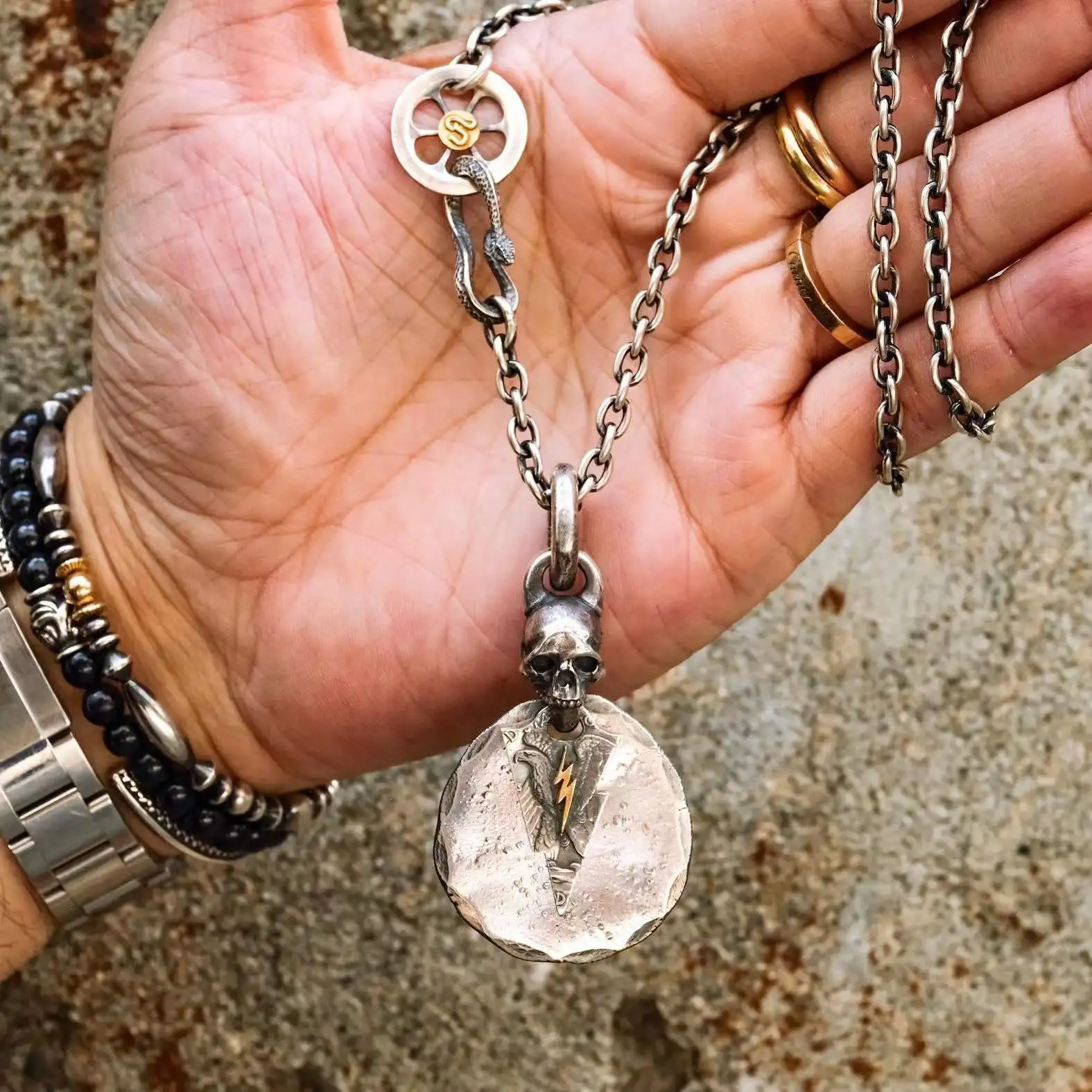 face style lightning skull silver coin necklace lava face retro old lotus runner pendant
face style lightning skull silver coin necklace lava face retro old lotus runner pendant