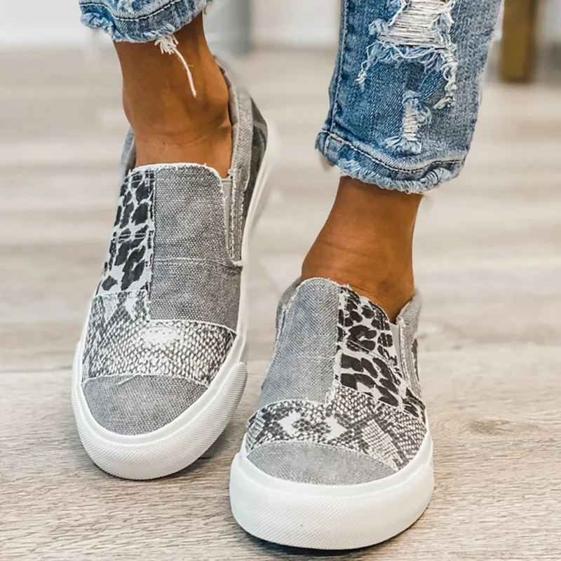 Women Loafers Snake Printing Female Sneakers Ladies Casual Shoes Patchwork Canvas Shoes 2020 Autumn Women Flat Shoes Size 35-43
Women Loafers Snake Printing Female Sneakers Ladies Casual Shoes Patchwork Canvas Shoes 2020 Autumn Women Flat Shoes Size 35-43