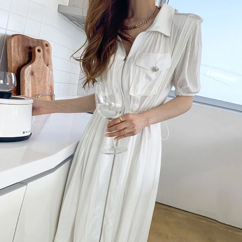 Korejpaa Girl Dress 2021 Summer Elegant Temperament Lapel Zipper Double Pocket Drawstring High Waist Pleated Large Swing Vestido 
Korejpaa Girl Dress 2021 Summer Elegant Temperament Lapel Zipper Double Pocket Drawstring High Waist Pleated Large Swing Vestido