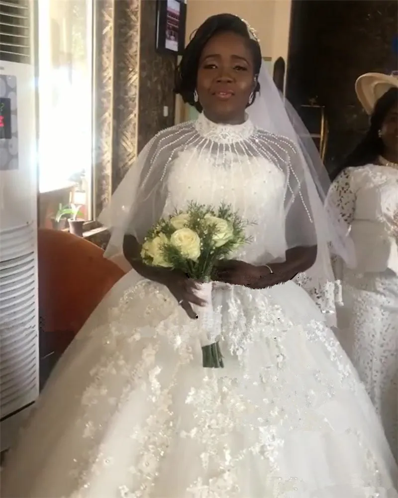 Vintage Lace Ball Gown Wedding Dresses 3D Floral Crystals Beaded Nigeria African Dubai Country Bridal Gowns Vestido De Novia
Vintage Lace Ball Gown Wedding Dresses 3D Floral Crystals Beaded Nigeria African Dubai Country Bridal Gowns Vestido De Novia