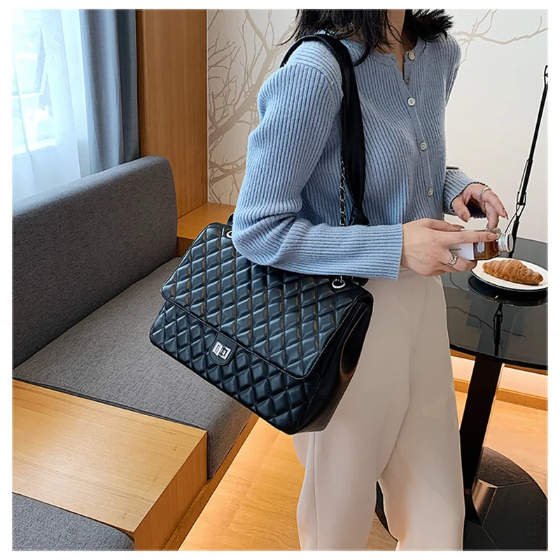 Textured Ladies Small Bag PU 2021 New Leather Fashion Luxury Designer Embroidered Thread Chain Trendy Shoulder Diagonal Bag
Textured Ladies Small Bag PU 2021 New Leather Fashion Luxury Designer Embroidered Thread Chain Trendy Shoulder Diagonal Bag