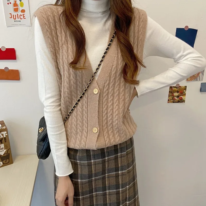 Women Retro Single-breasted Sweater Tank Vests 2021 Spring Autumn Sleeveless V-neck Solid Loose Knitting Tops Mujer Dropshipping
Women Retro Single-breasted Sweater Tank Vests 2021 Spring Autumn Sleeveless V-neck Solid Loose Knitting Tops Mujer Dropshipping