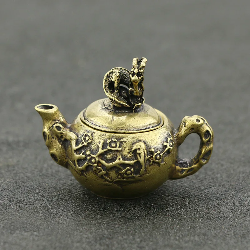 Mini Copper Teapot with Lid Figurines Home Decoration Office Desk Decor Bronze Carving Miniatures Brass Retro Small Ornaments
Mini Copper Teapot with Lid Figurines Home Decoration Office Desk Decor Bronze Carving Miniatures Brass Retro Small Ornaments