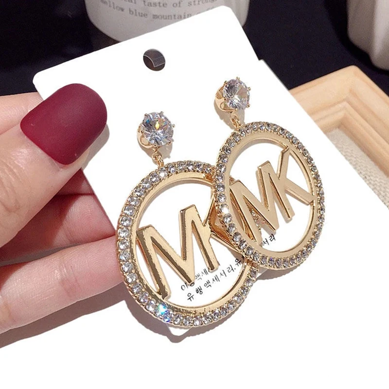 2021 Fashion Metal Exaggeration Letter Stud Earrings Women Geometric Round Earrings For Women Girl Jewlery
2021 Fashion Metal Exaggeration Letter Stud Earrings Women Geometric Round Earrings For Women Girl Jewlery