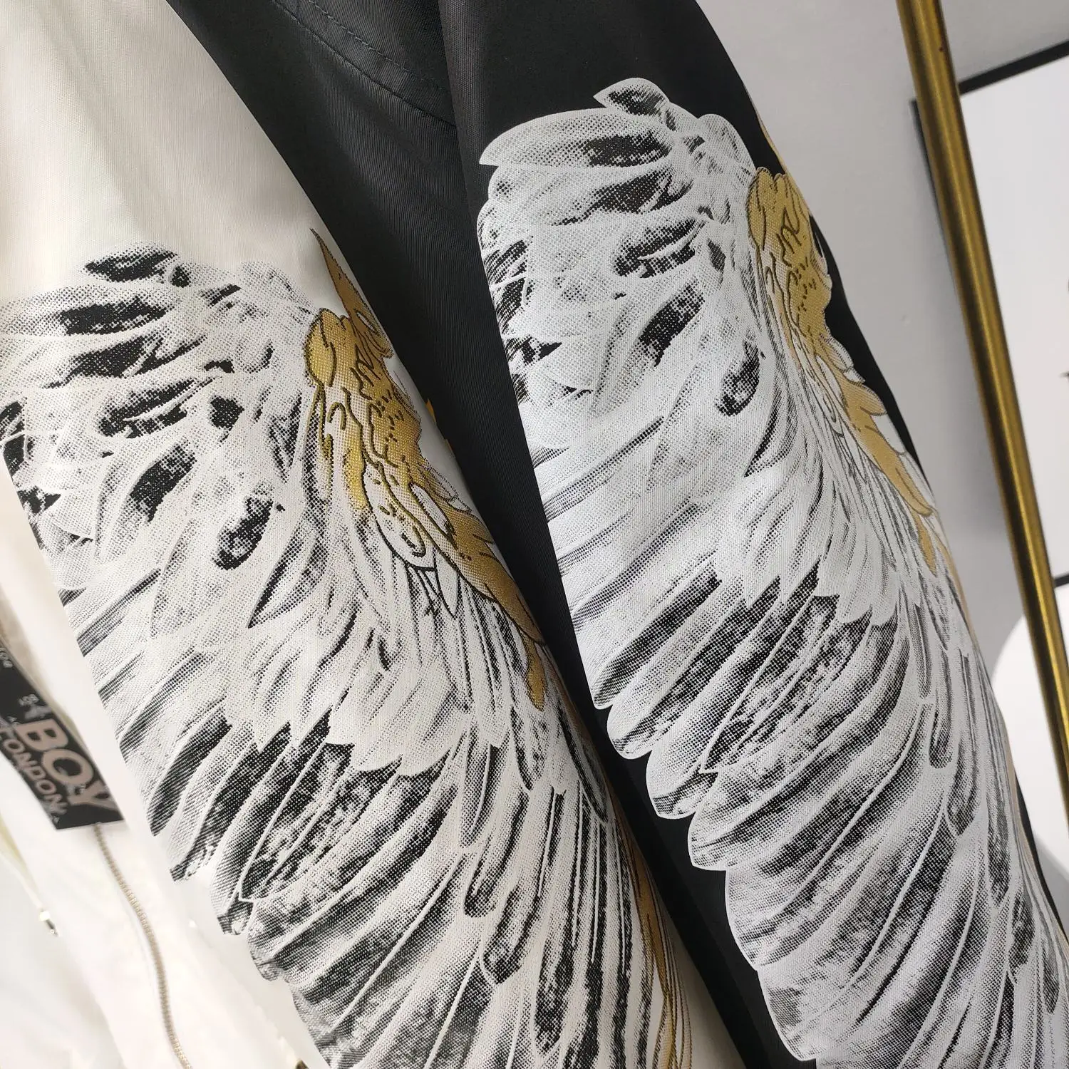 2021 Spring And Autumn Men's Jacket Embroidery Craft Dark High Street Style Waterproof Fabric Thick Warm Jacket
2021 Spring And Autumn Men's Jacket Embroidery Craft Dark High Street Style Waterproof Fabric Thick Warm Jacket