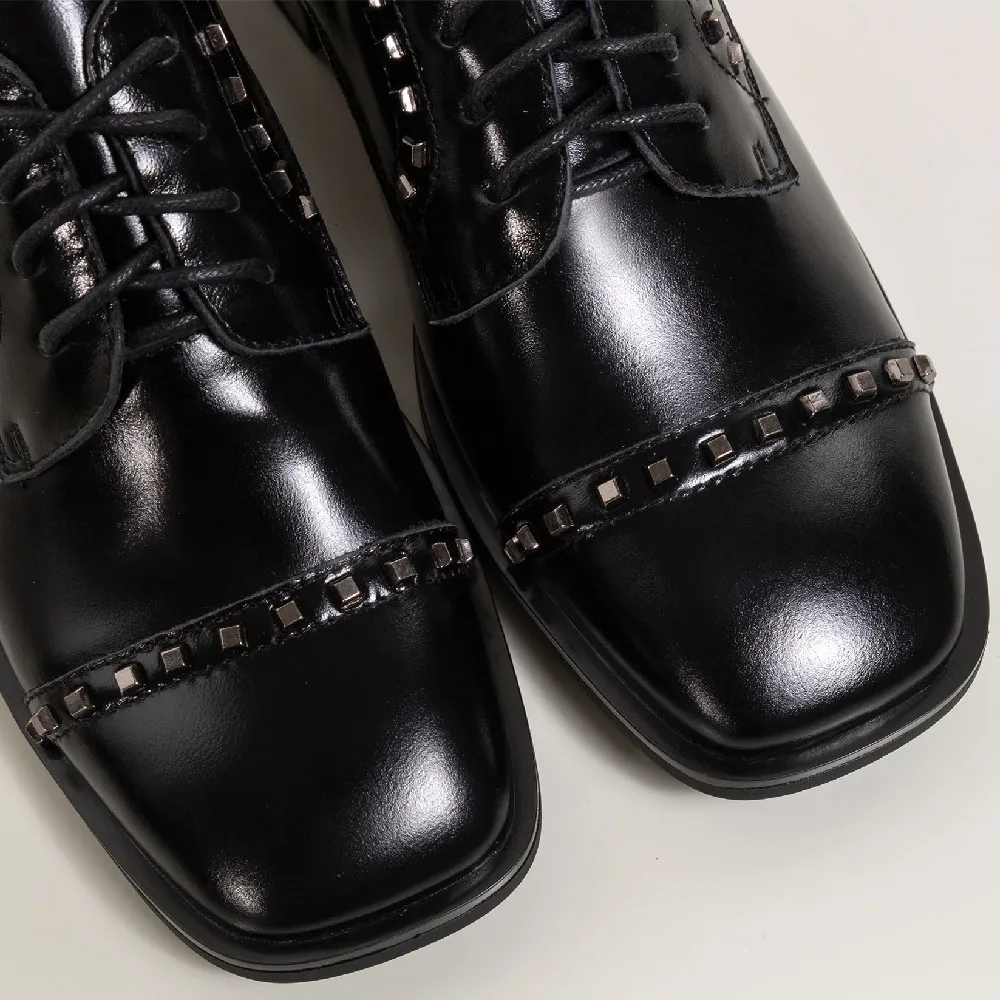 Women's genuine leather lace-up flats oxfords square toe leisure soft comfortable female footwear OL style rivet dress shoes hot 
Women's genuine leather lace-up flats oxfords square toe leisure soft comfortable female footwear OL style rivet dress shoes hot